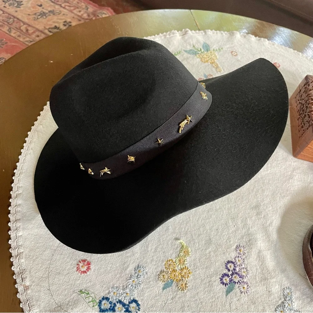 Lucky Brand  Gold Charm Ranger Hat. 100% Wool. Black w/ Black Ribbon. One Size